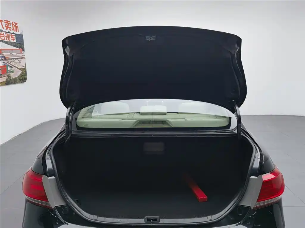 Toyota Camry 2016 — фото 16