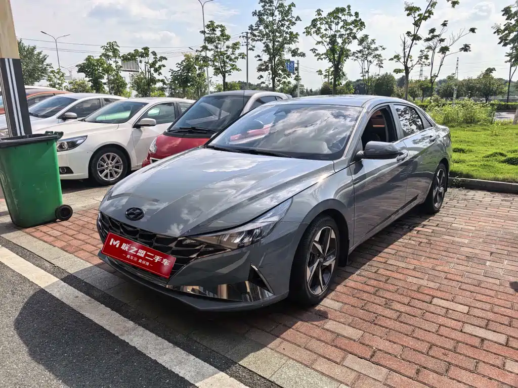 Hyundai Elantra 2023 — фото 1
