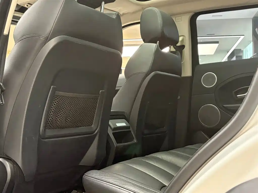 Land Rover Evoque 2014 — фото 16