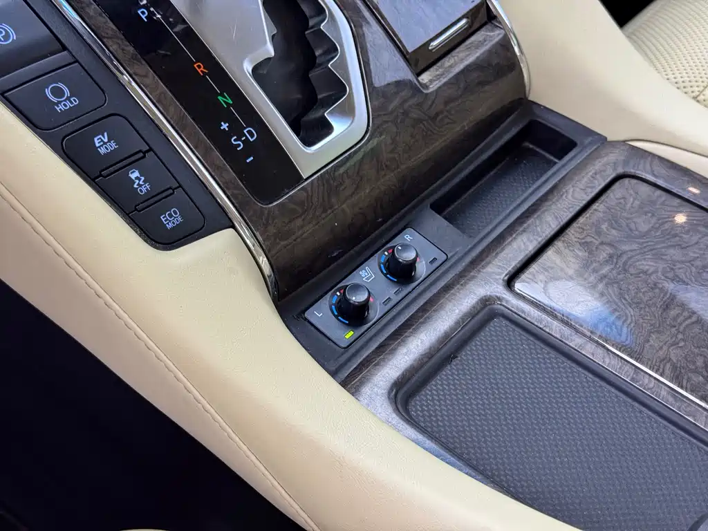 Toyota Alphard 2020 — фото 7