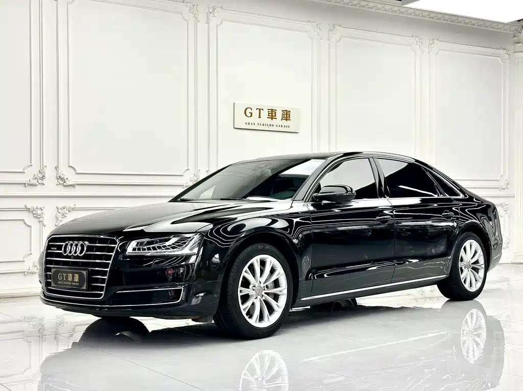 Audi A8 2016 — фото 1