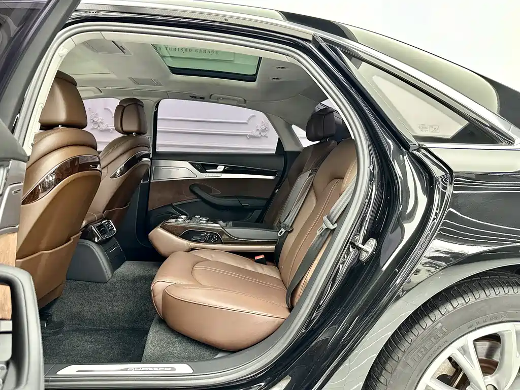 Audi A8 2016 — фото 7