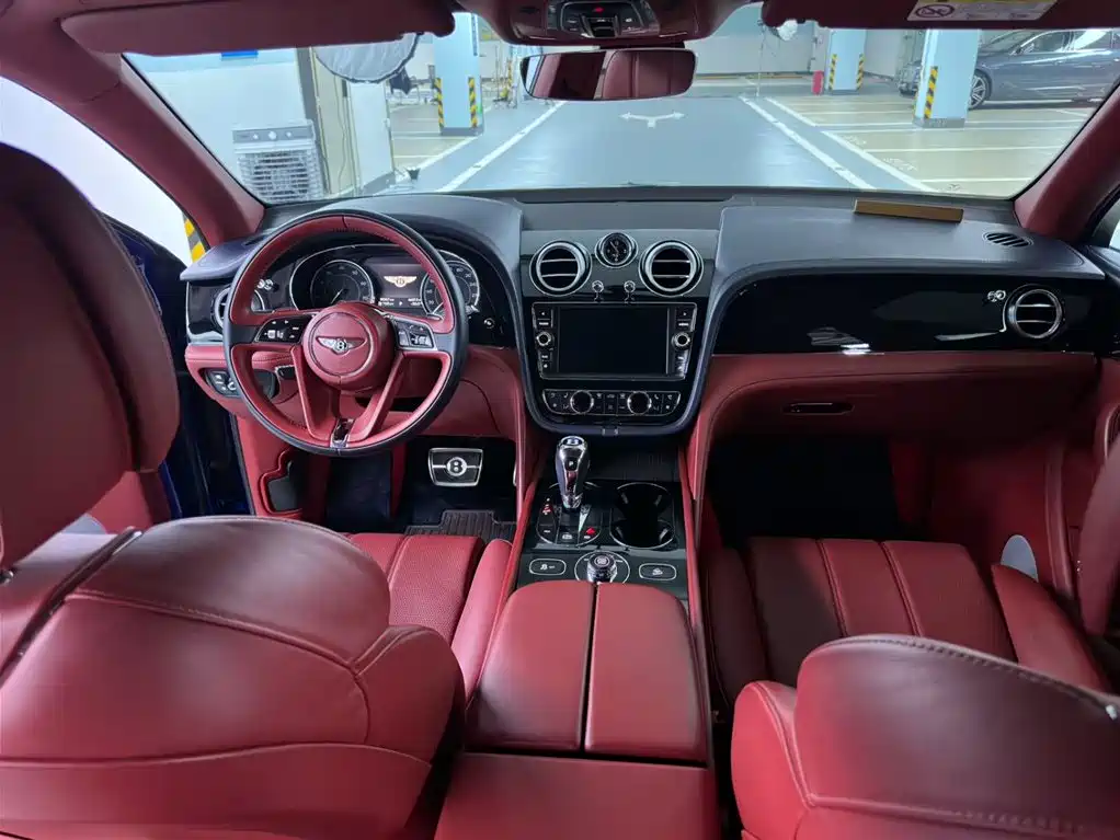 Bentley Bentayga 2019 — фото 15