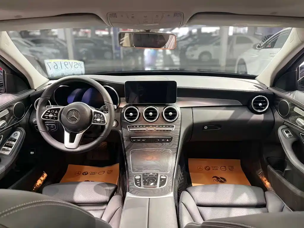 Mercedes-Benz C-Class 2019 — фото 18