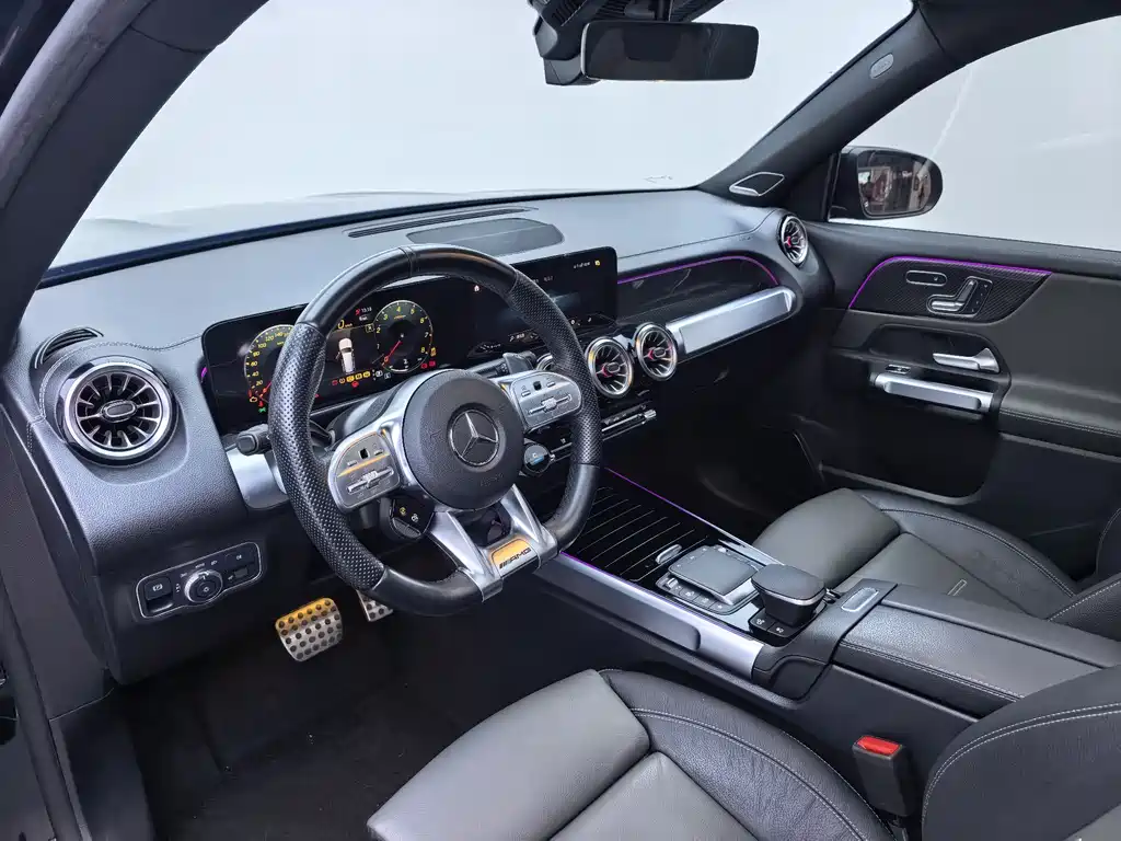 Mercedes-Benz GLB AMG 2023 — фото 4