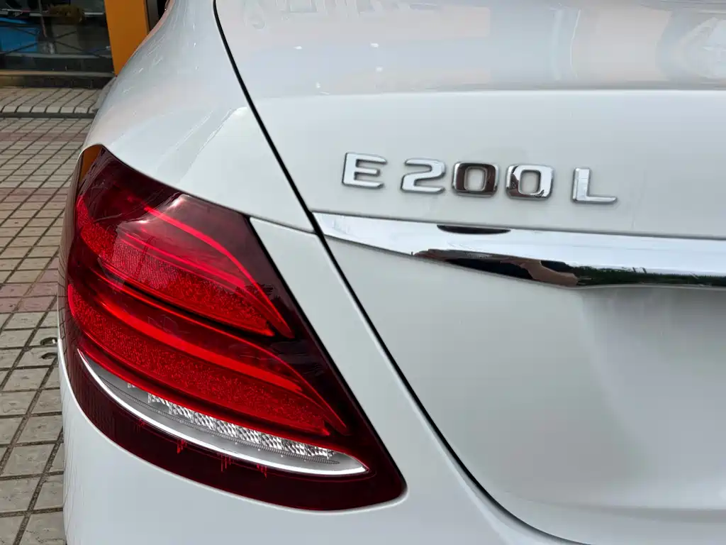 Mercedes-Benz E-Class 2018 — фото 44