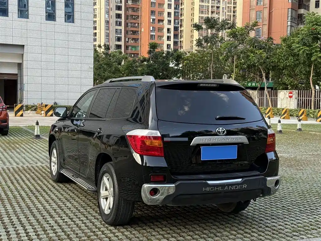 Toyota Highlander 2010 — фото 6