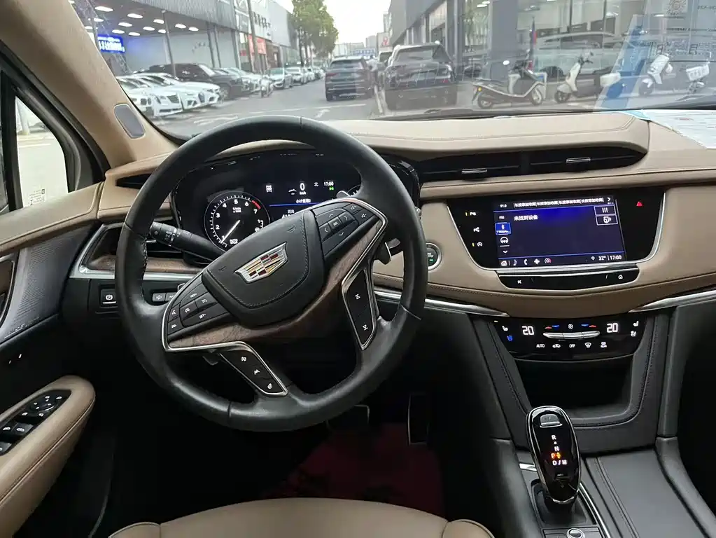Cadillac XT5 2024 — фото 7