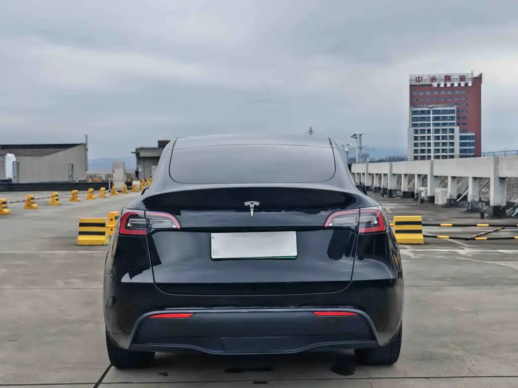Tesla Model Y 2022 — фото 5