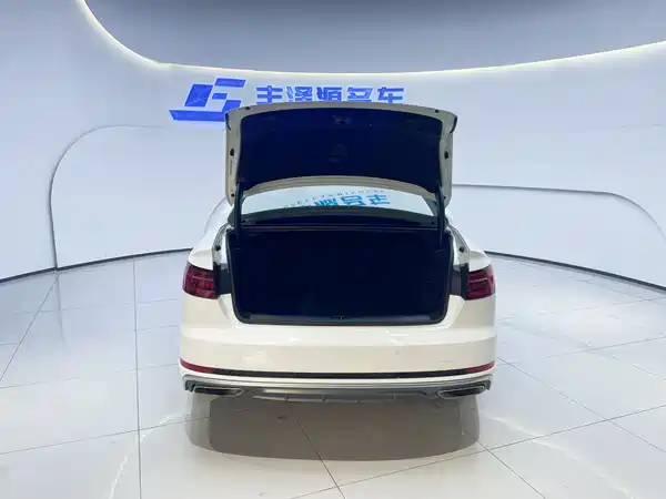 Audi A4L 2019