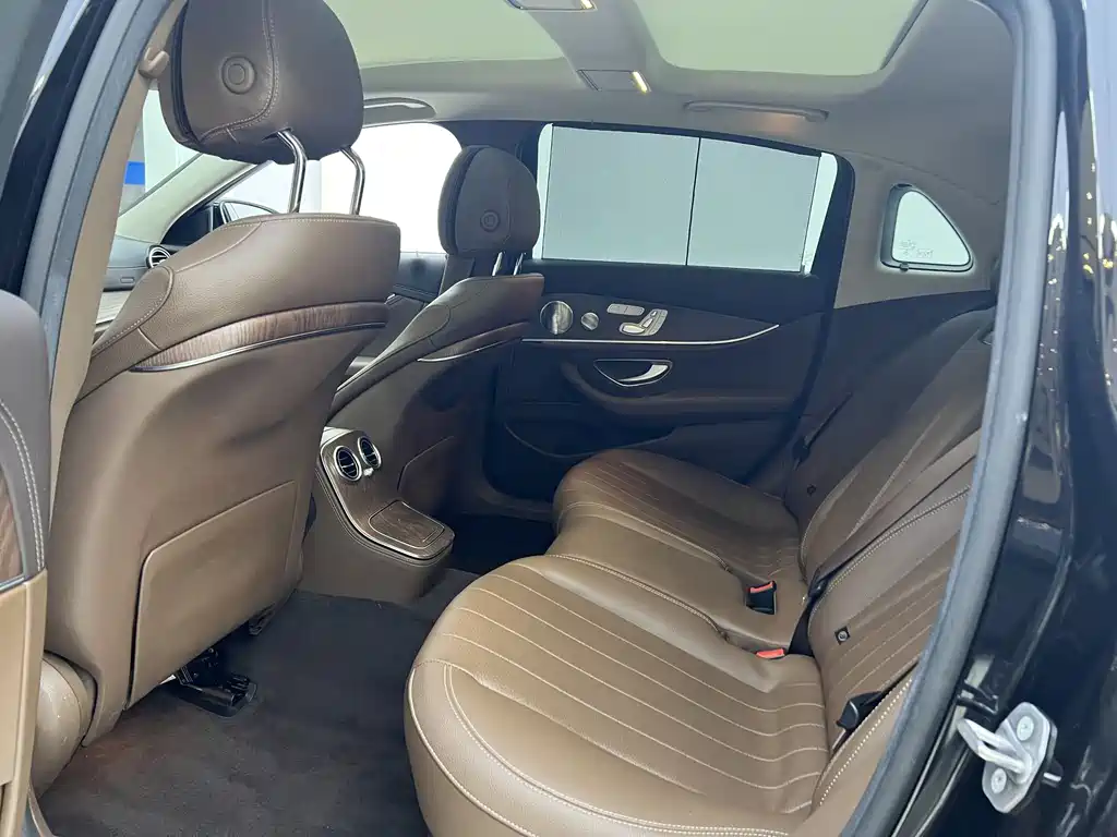 Mercedes-Benz E-Class 2022 — фото 19