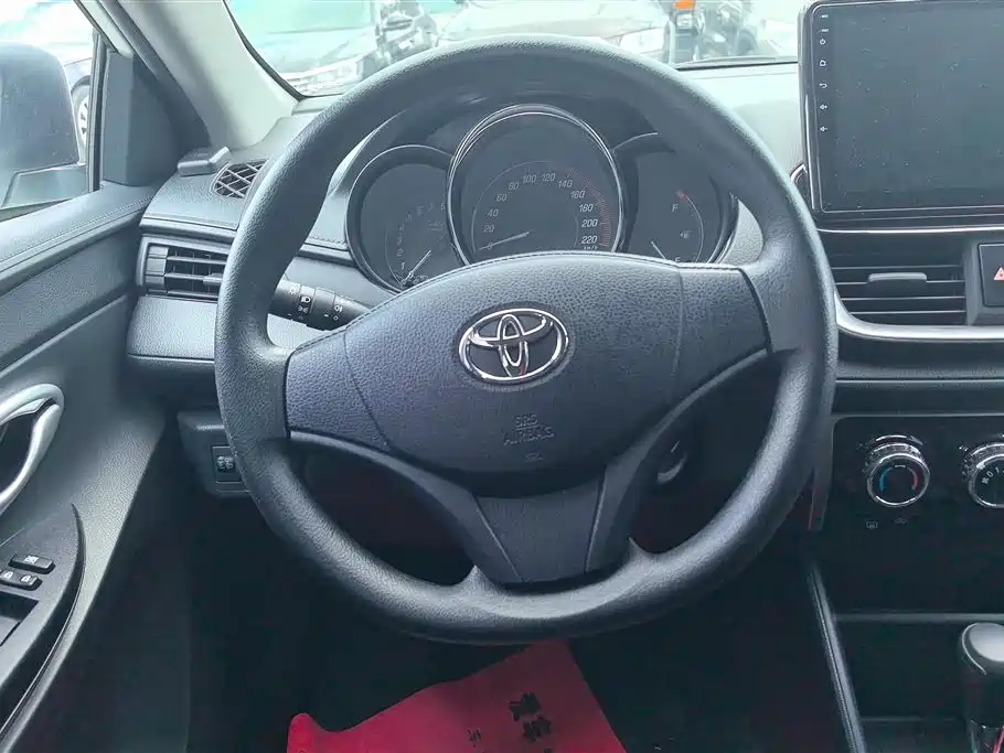 Toyota Yaris L 2021 — фото 15