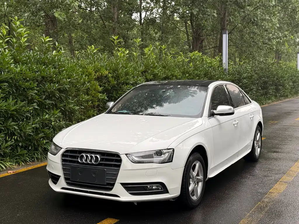 Audi A4L 2013 — фото 1