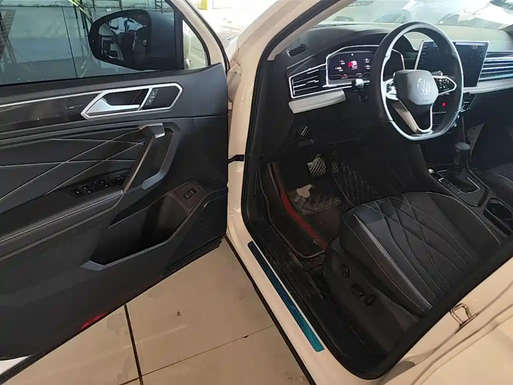Volkswagen Tiguan L 2022 — фото 16