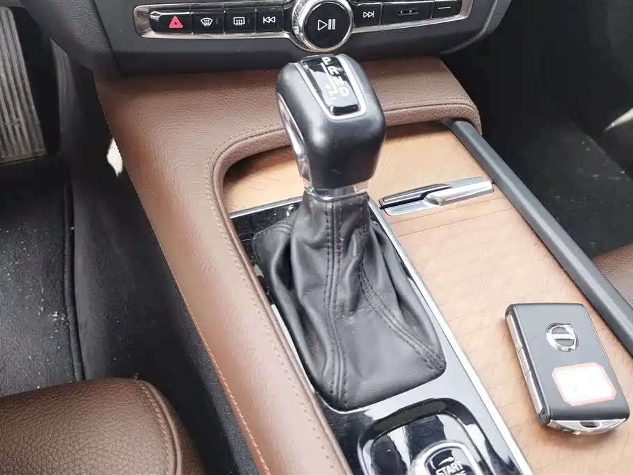 Volvo S90 2019 — фото 16