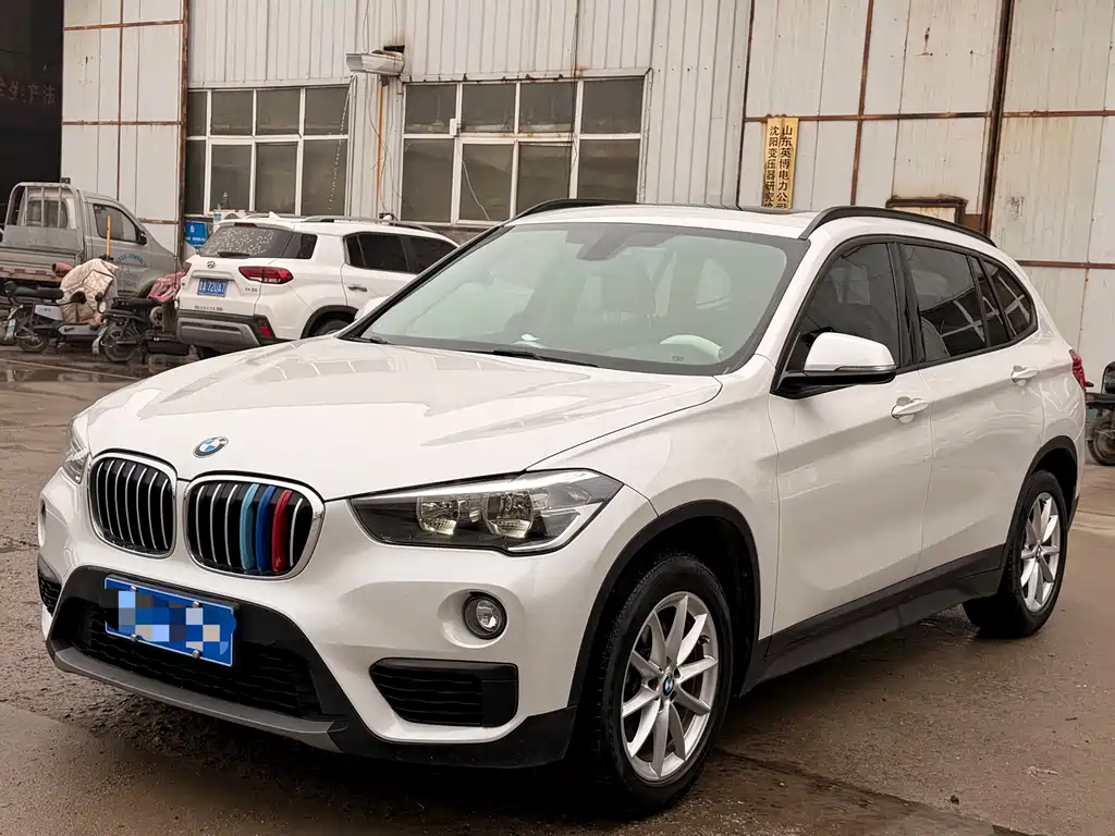 BMW X1 2018 — фото 1