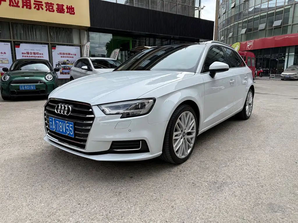 Audi A3 2018 — фото 1