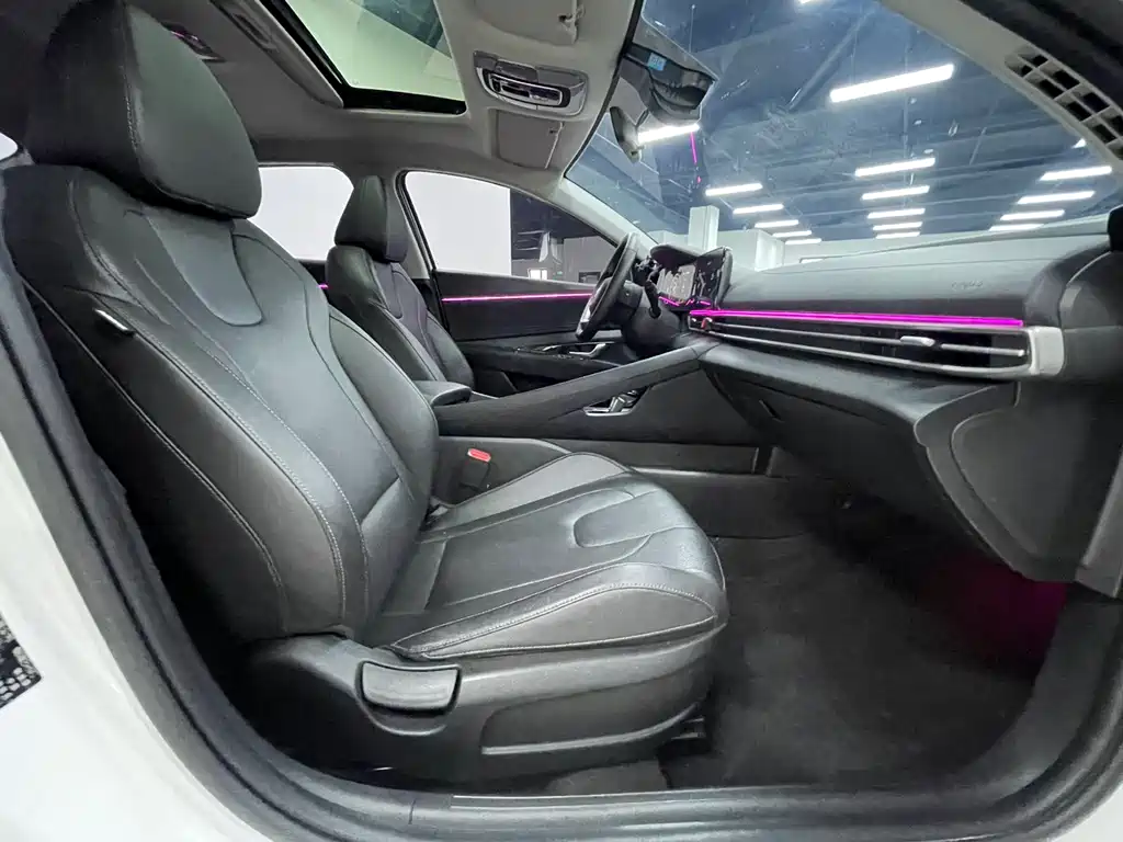 Hyundai Elantra 2023 — фото 14