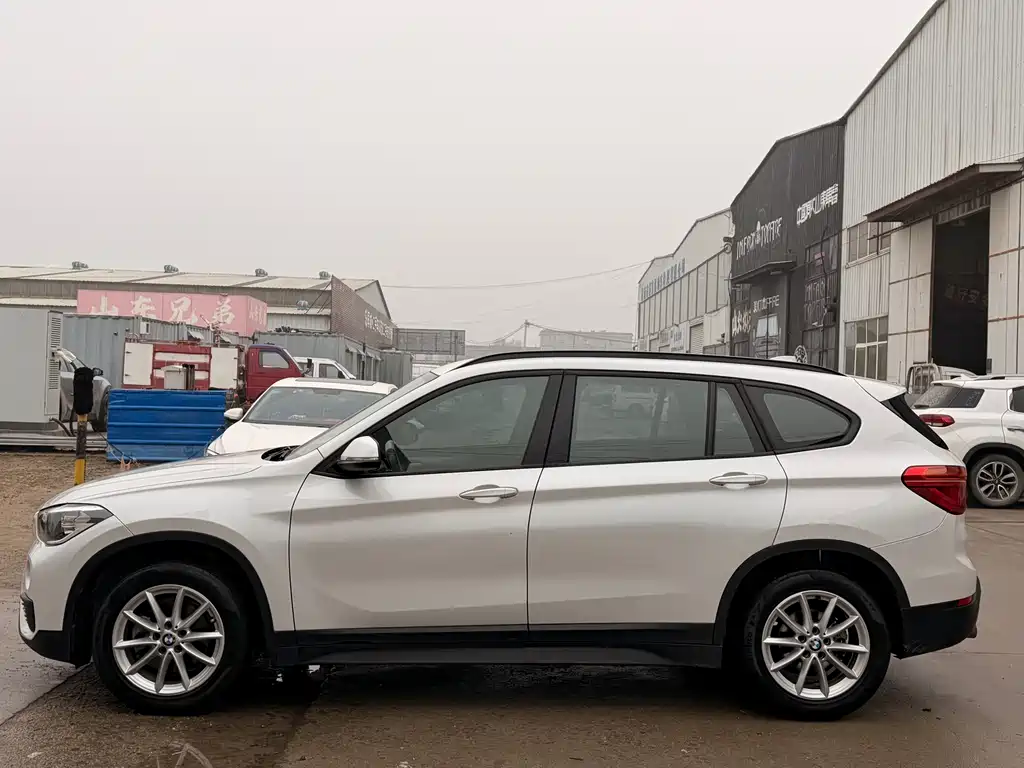 BMW X1 2018 — фото 8