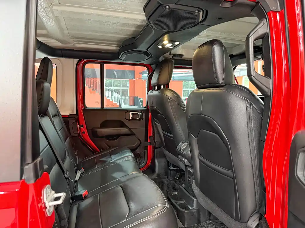 Jeep Wrangler 2020 — фото 25