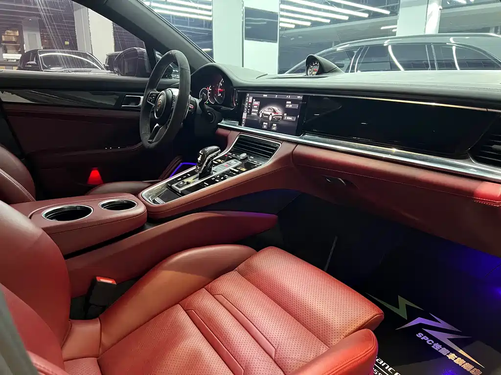 Porsche Panamera 2018 — фото 11