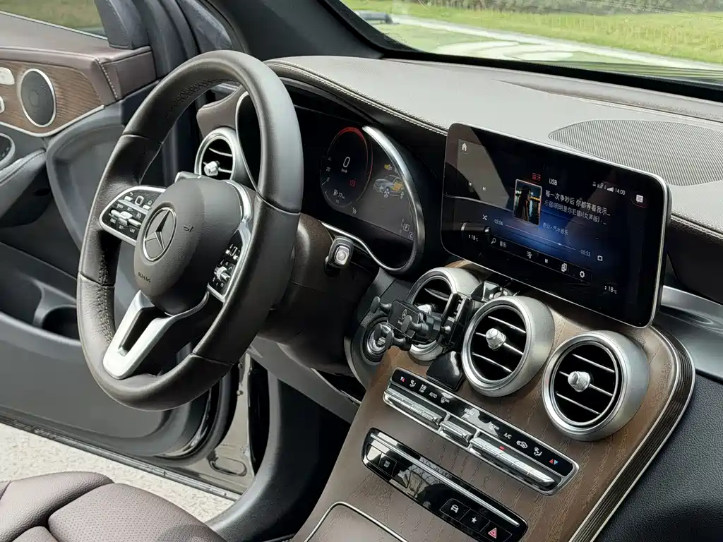 Mercedes-Benz GLC 2022 — фото 13