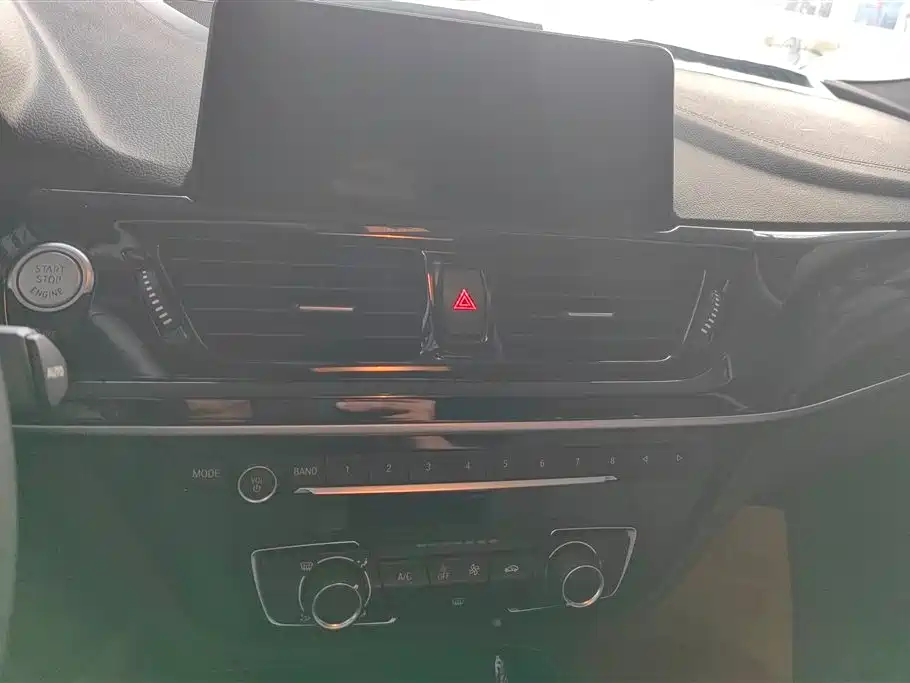 BMW 1 Series 2020 — фото 13