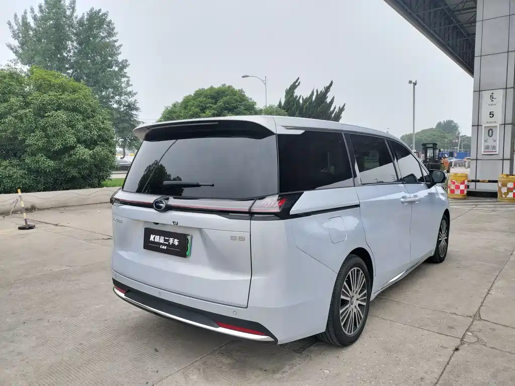 GAC Motor E8 PHEV 2024 — фото 5