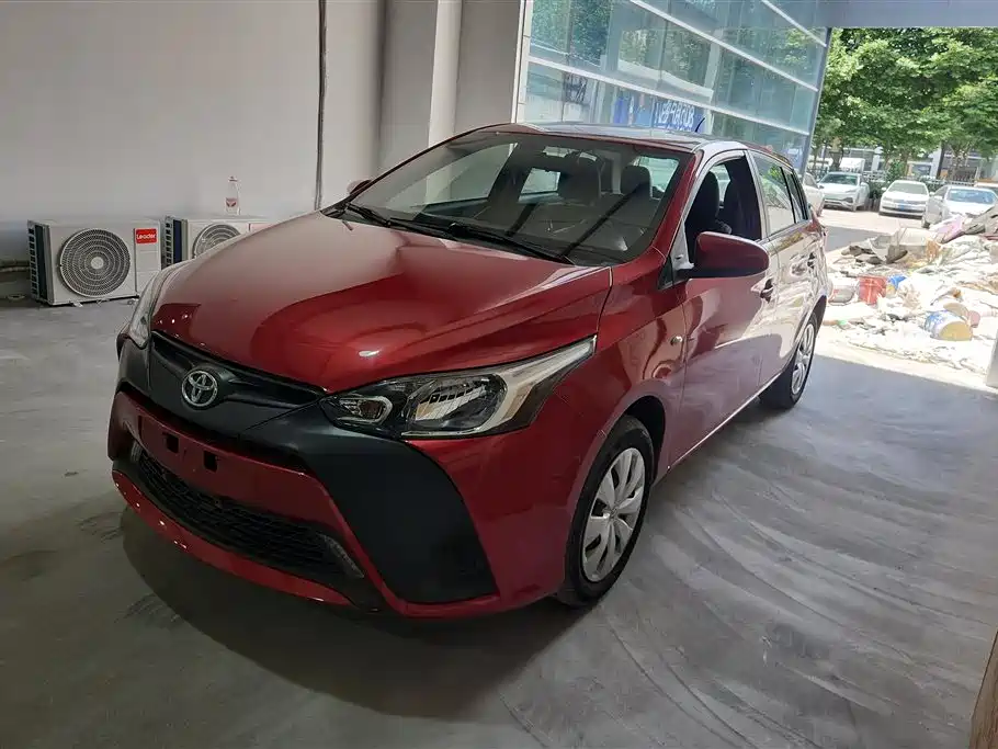 Toyota Yaris L 2017 — фото 1