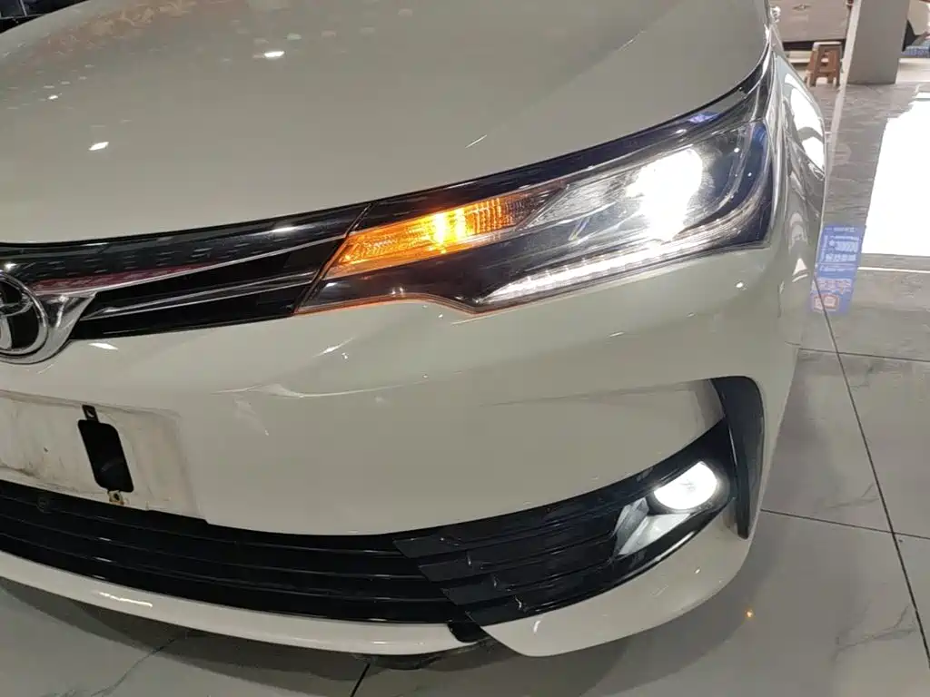 Toyota Corolla 2019 — фото 24