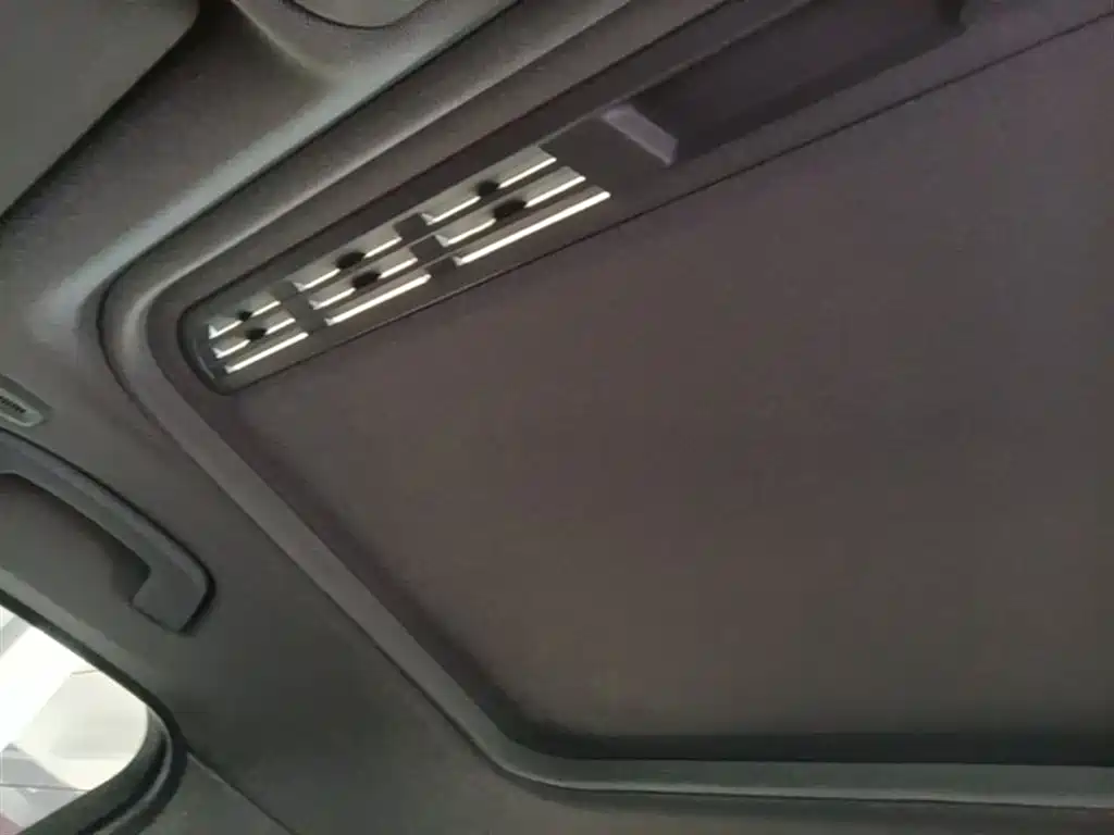 BMW 3 Series 2017 — фото 18