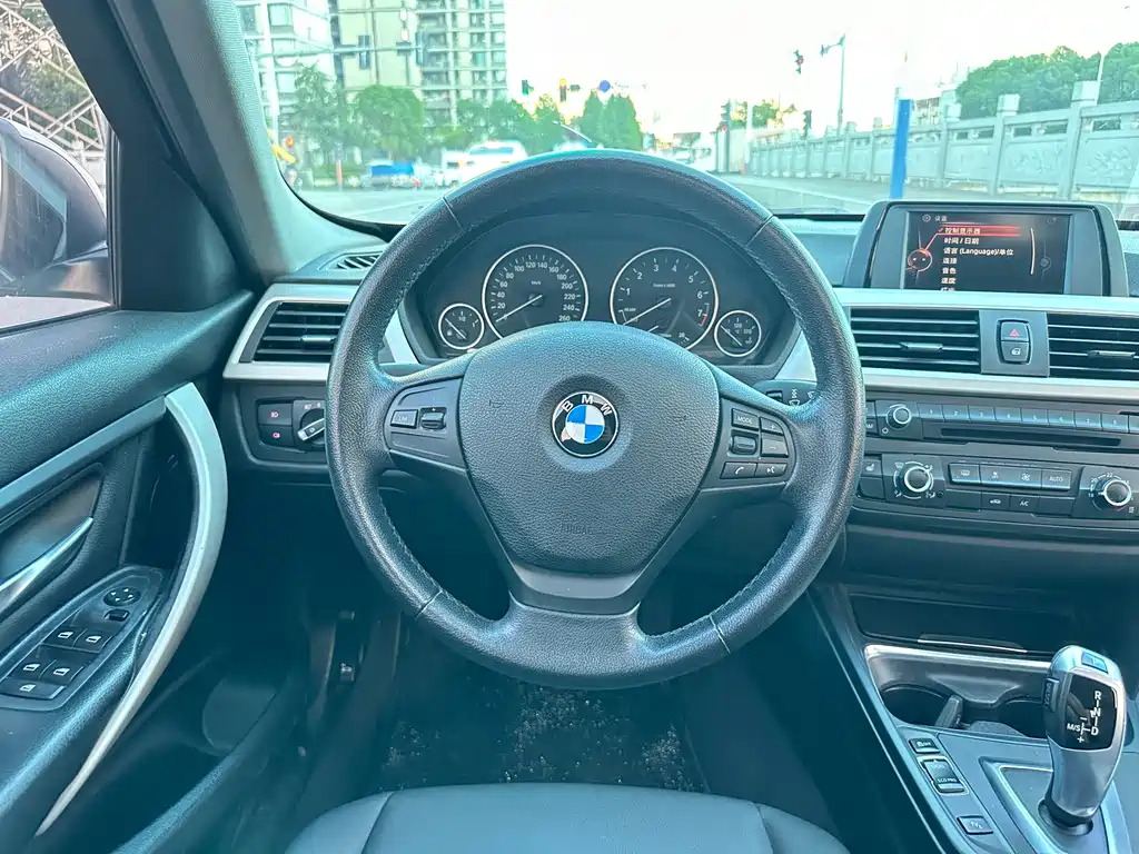 BMW 3 Series 2015 — фото 11