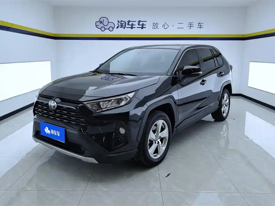Toyota RAV4 2023 — фото 1