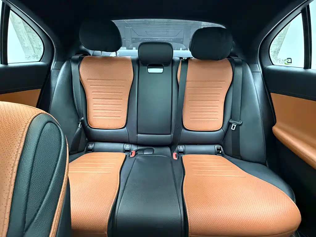 Mercedes-Benz C-Class 2023 — фото 16