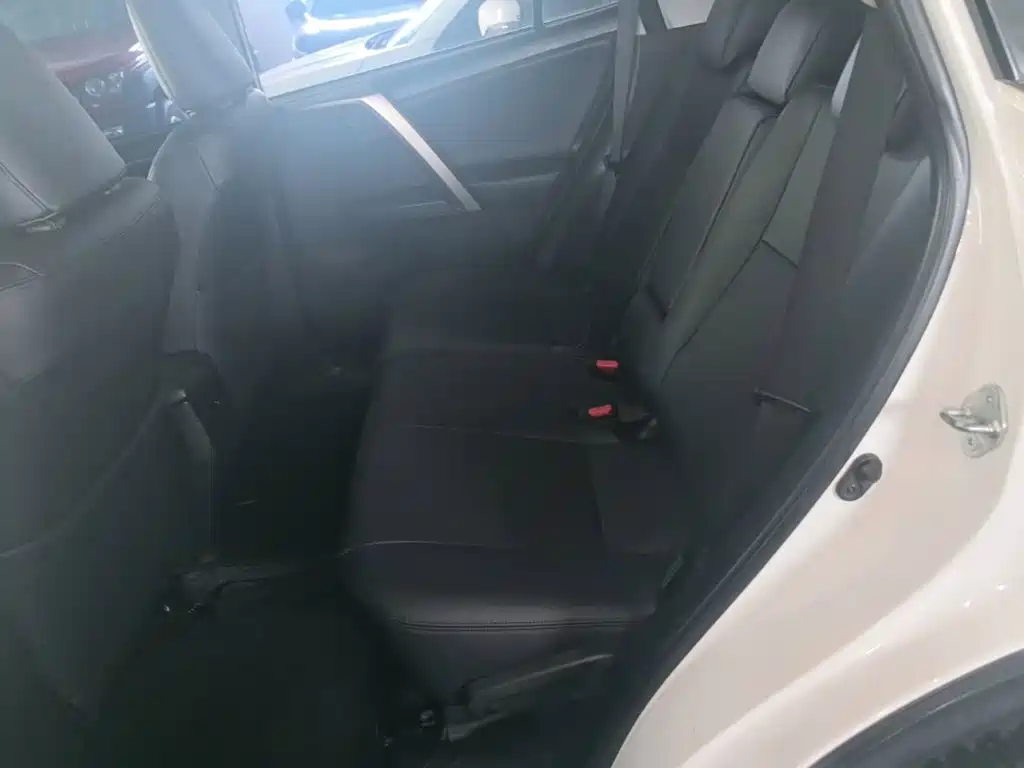 Toyota RAV4 2014 — фото 17