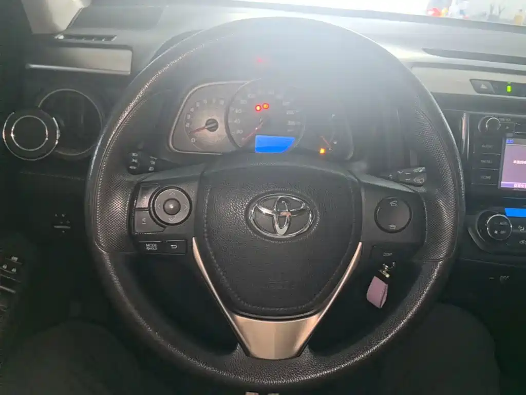 Toyota RAV4 2014 — фото 11