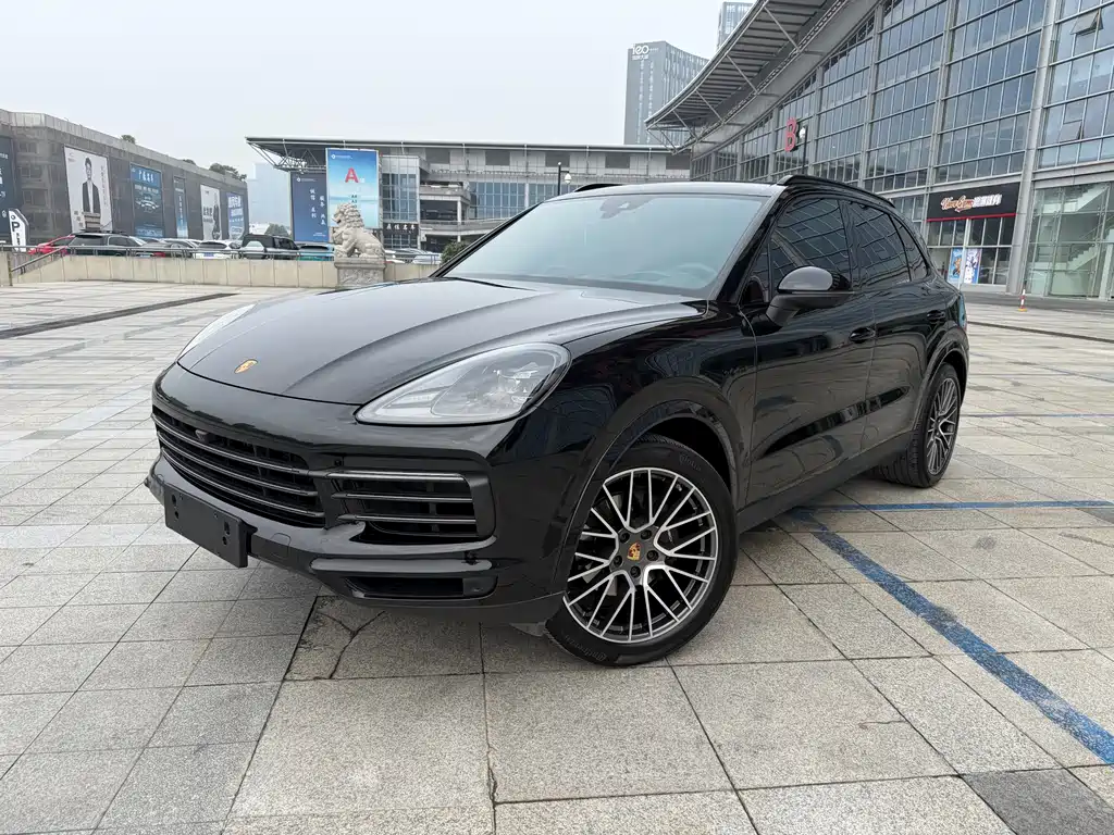 Porsche Cayenne Hybrid 2023