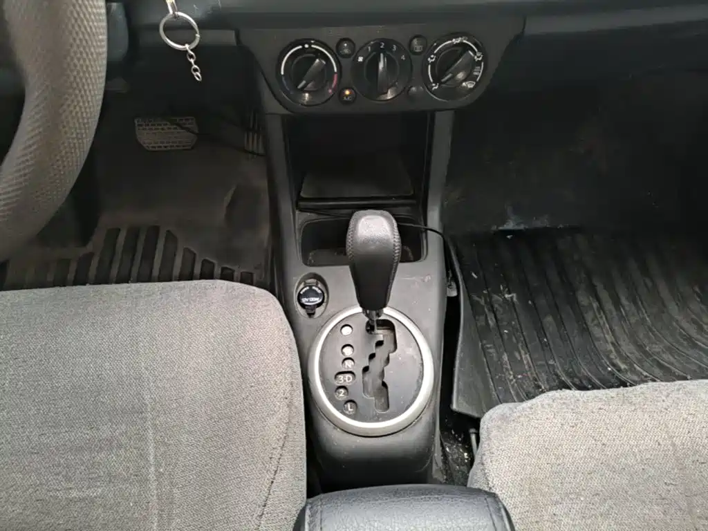 Suzuki Swift 2015 — фото 14
