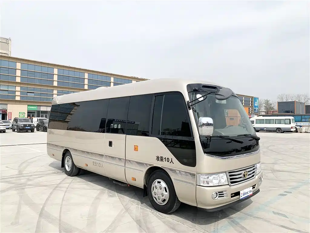 Toyota Coaster 2017 — фото 22