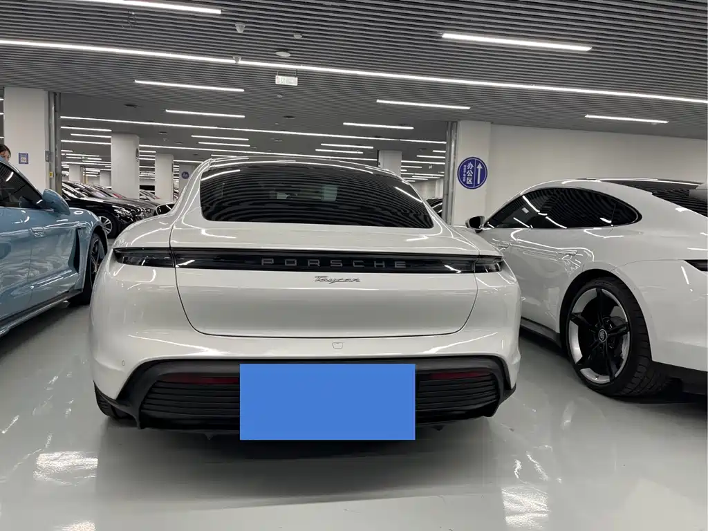 Porsche Taycan 2021 — фото 16