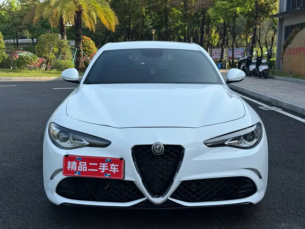 Alfa Romeo Giulia 2018 — фото 2