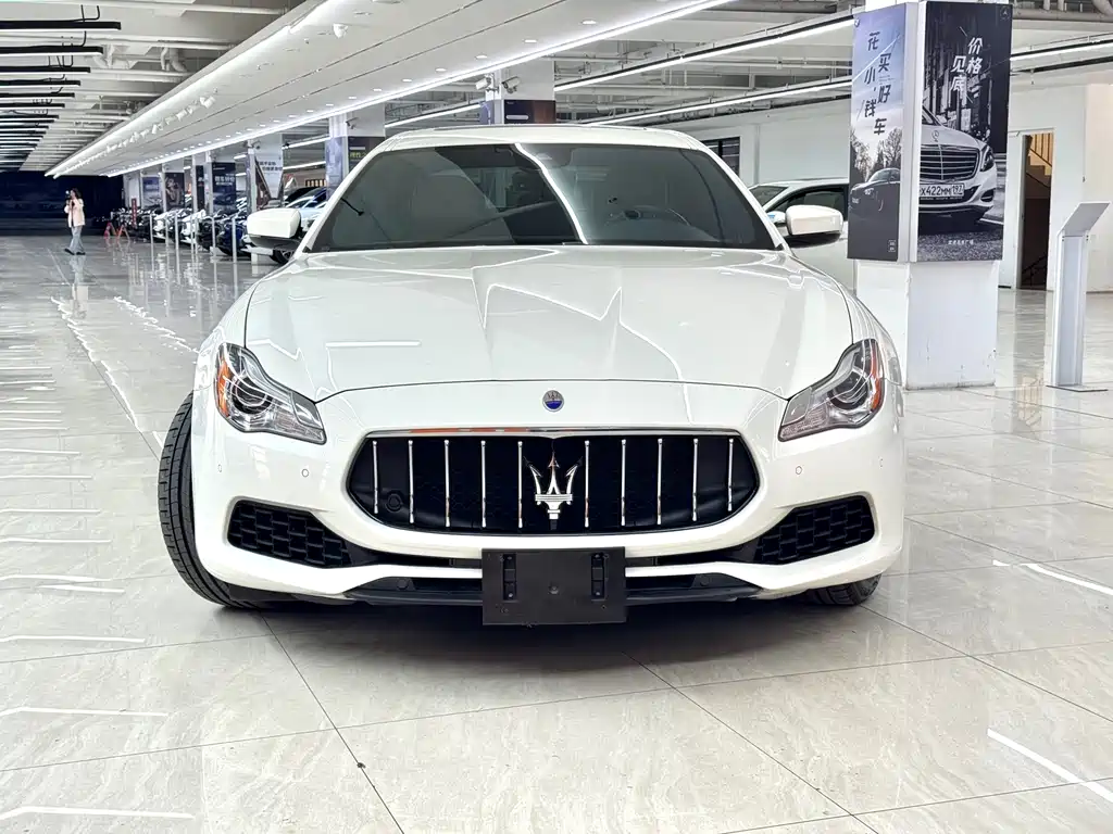 Maserati Quattroporte 2016 — фото 1