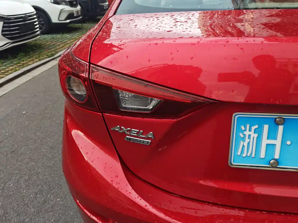 Mazda 3 Axela 2016 — фото 13