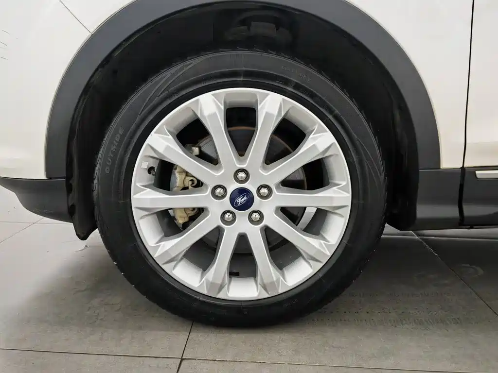Ford Kuga 2015 — фото 17