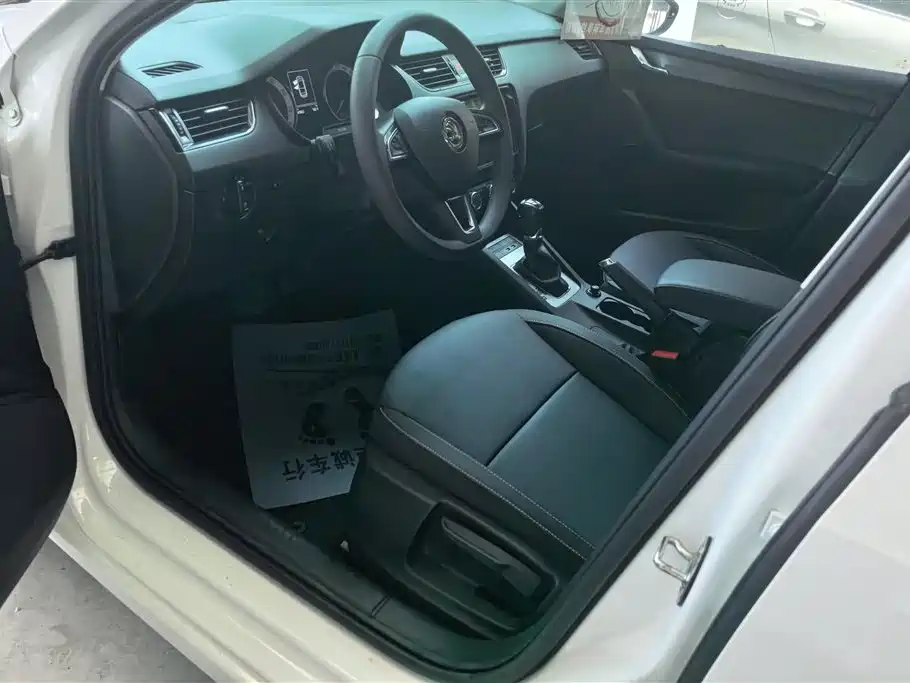 Skoda Octavia 2021 — фото 9