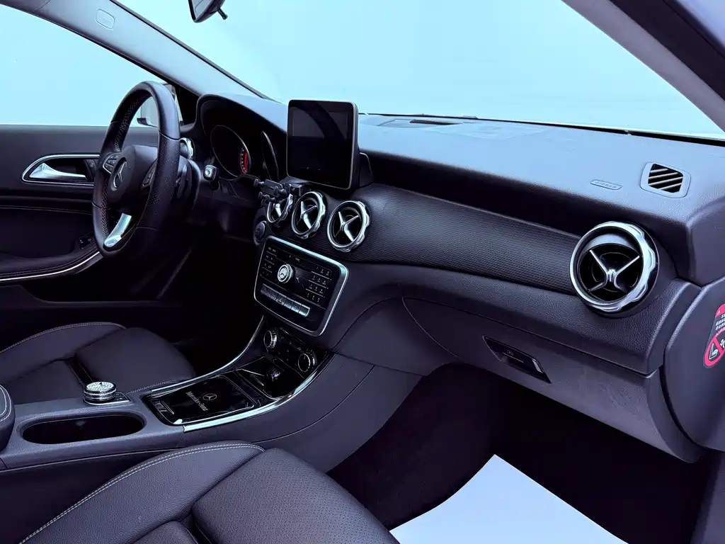 Mercedes-Benz GLA 2017 — фото 20