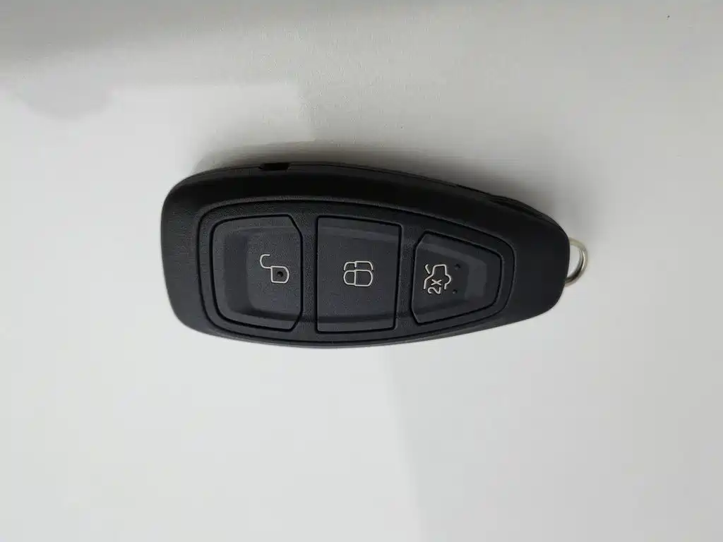Ford Kuga 2015 — фото 19