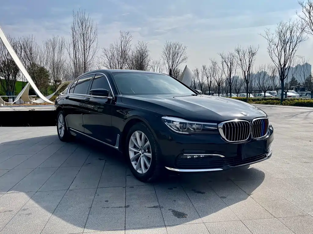 BMW 7 Series 2017 — фото 3