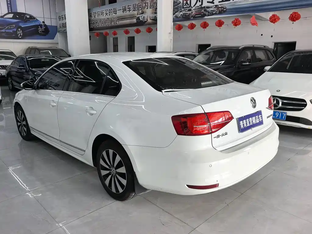 Volkswagen Sagitar 2018