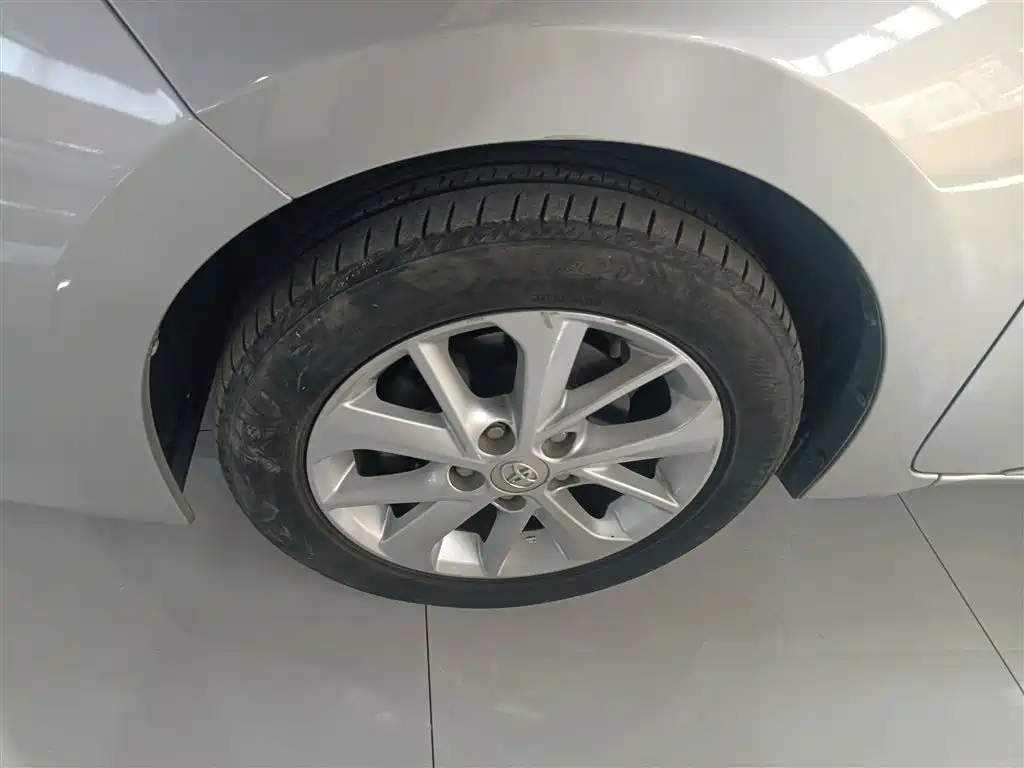 Toyota Corolla 2015 — фото 25